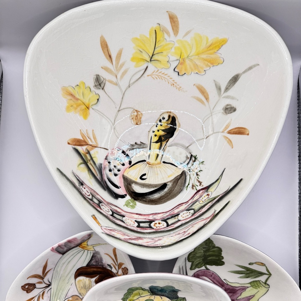 Vintage Mancioli Italian pottery footed bowl with 3 matching small bowls.